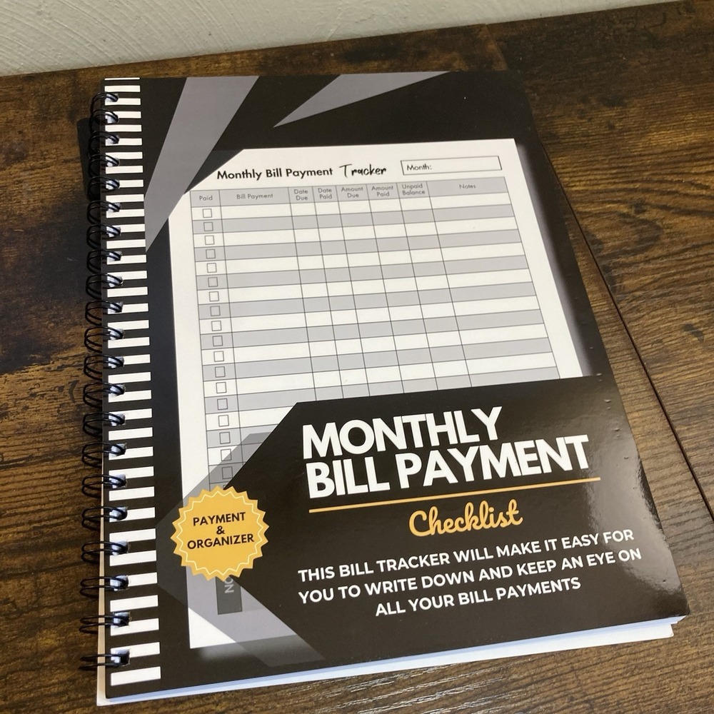 Bill Tracker Notebook: Monthly Bill Payment Checklist - 8.5" x 11" 100+ Pages